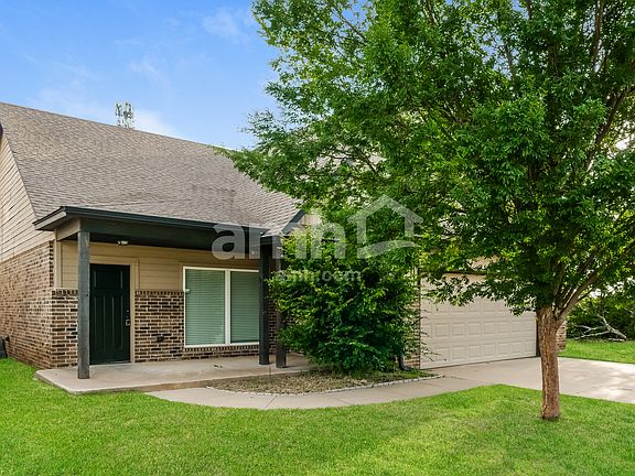 2nd image of 8229 NW 140th St