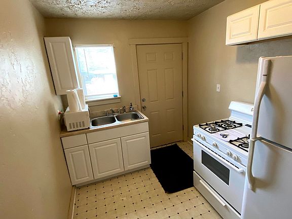 5th image of 321 E Madison Ave APT 10
