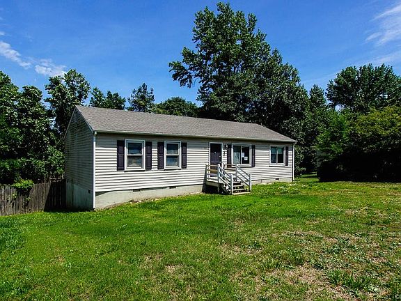 3rd image of 601 Pleasants Ln
