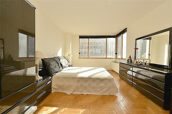 1st image of 350 W 50th St APT 26B