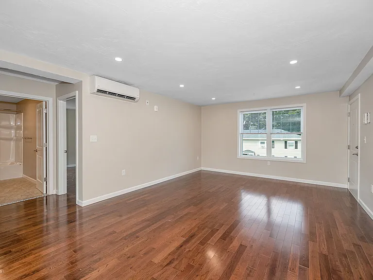 Princeton Court Apartments — Photo 7