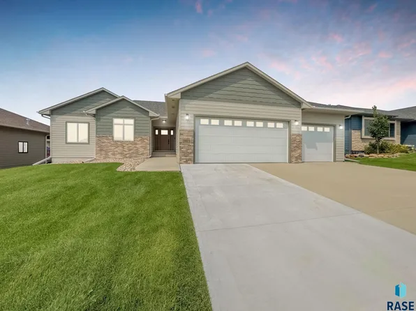 2813 S Maplewood Ave, Sioux Falls, SD 57110