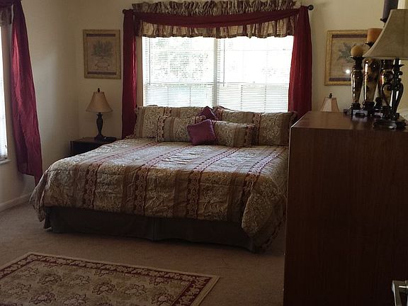 3rd image of 825 Amber Dr