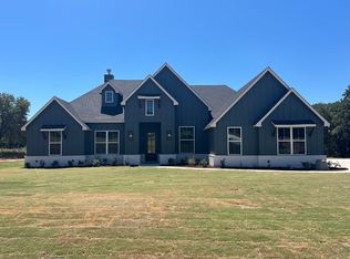 4009 Conejo Ct, Poolville, TX 76487