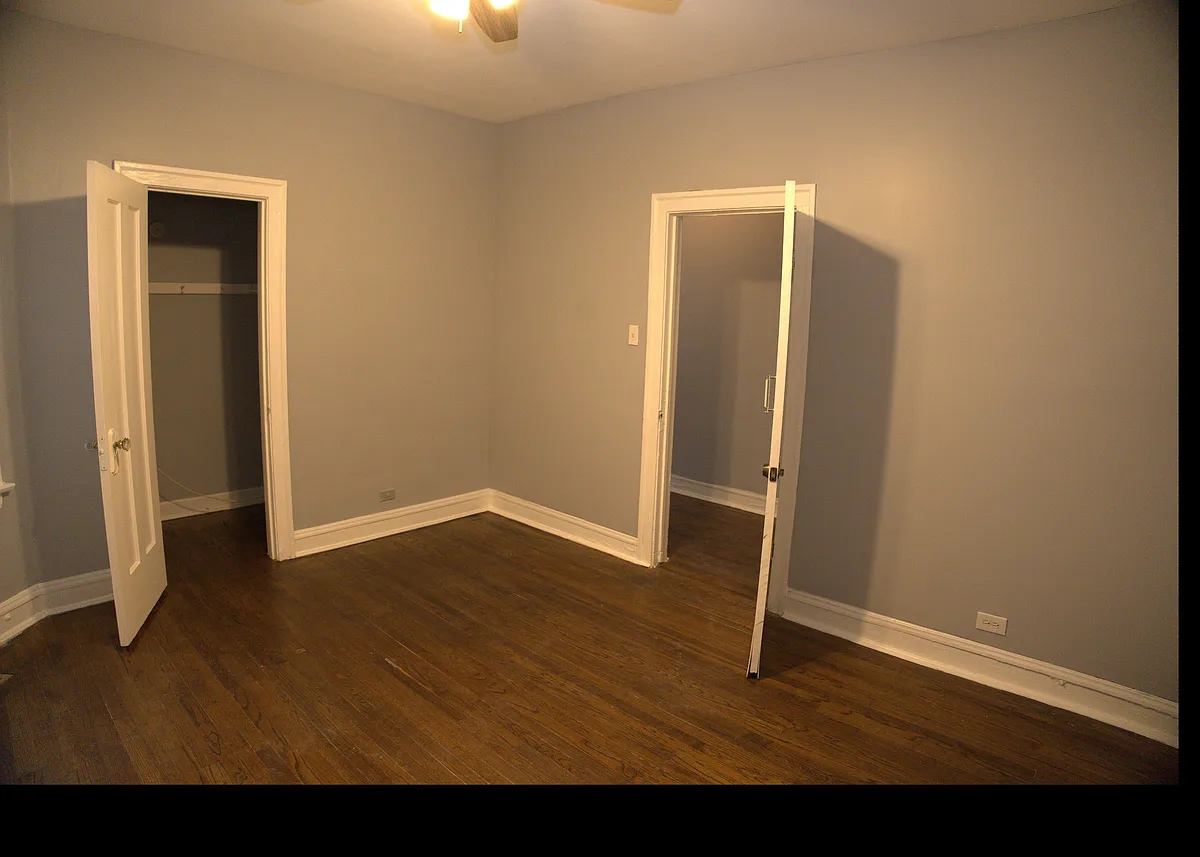 Building Photo - 7928 S Hermitage Ave #1