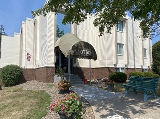 10750 Rockford Rd APT 102, Plymouth, MN 55442