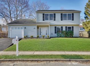 31 Peachstone Rd, Howell, NJ 07731
