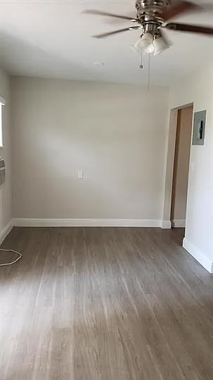 Hibiscus Apts - 741 Hibiscus Ave — Photo 4