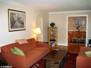 3rd image of 1410 W Monmouth Ct