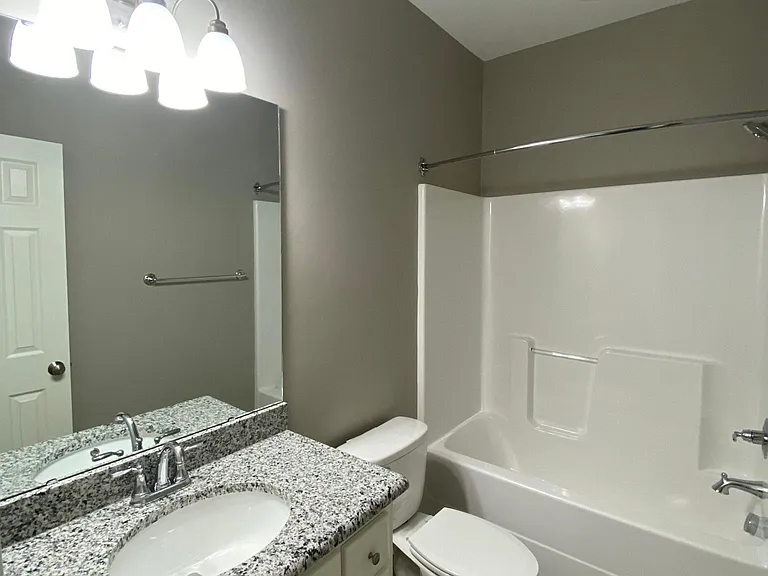 2833 Daisy Ln N #A — Photo 16