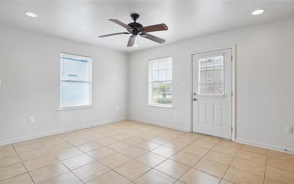 4th image of 3324 Shangri La Dr