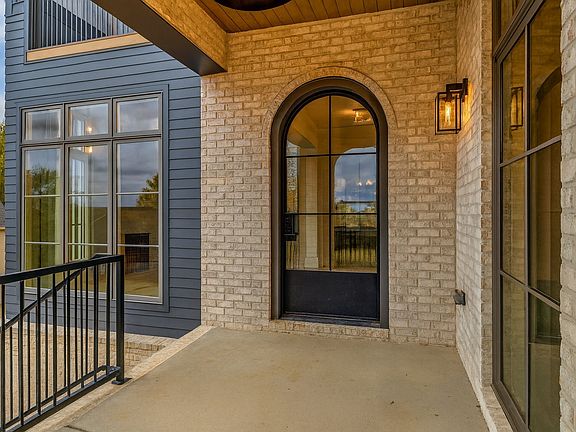 2nd image of 459 Franklin Rd