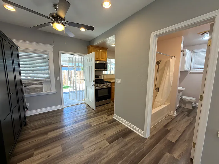 418 E La Veta Ave — Photo 5
