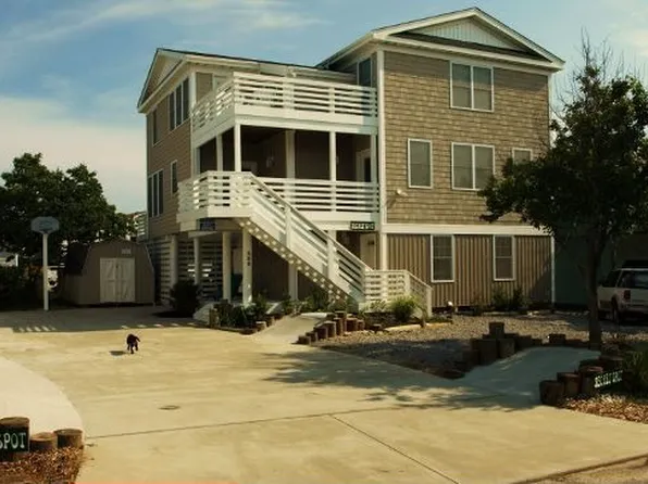 305 Spot Ln, Virginia Beach, VA 23456