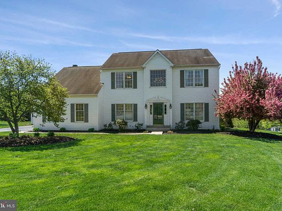 2nd image of 4126 Dara Cir