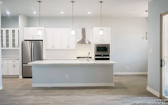 2nd image of 2530 Camden Park