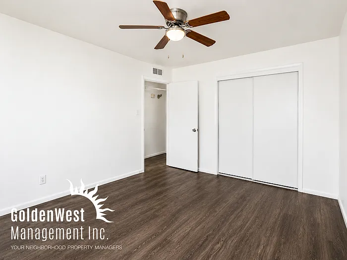 1919 W Berridge Ln #5 — Photo 6