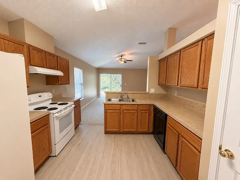 1769 Forest Creek Dr — Photo 12