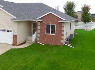 1925 Red Tail Dr, Waterloo, IA 50701