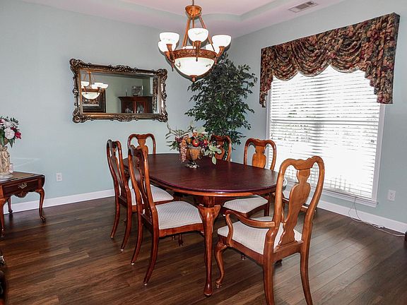 5th image of 75 Breezy Meadows Cv