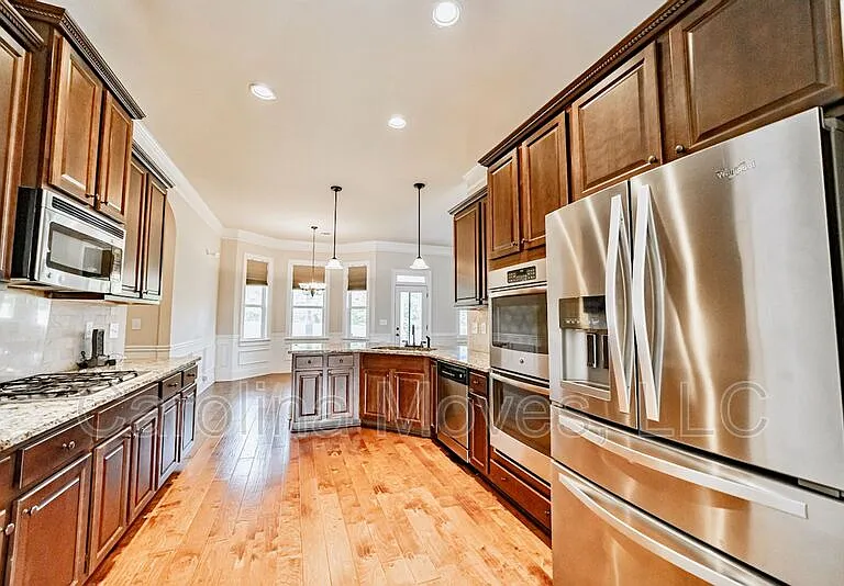 200 Sunnybrook Ln — Photo 3