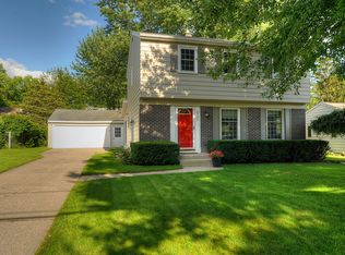 2062 Woodlawn Ave SE, Grand Rapids, MI 49546