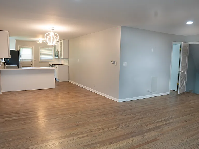 9733 Karlov Ave — Photo 10