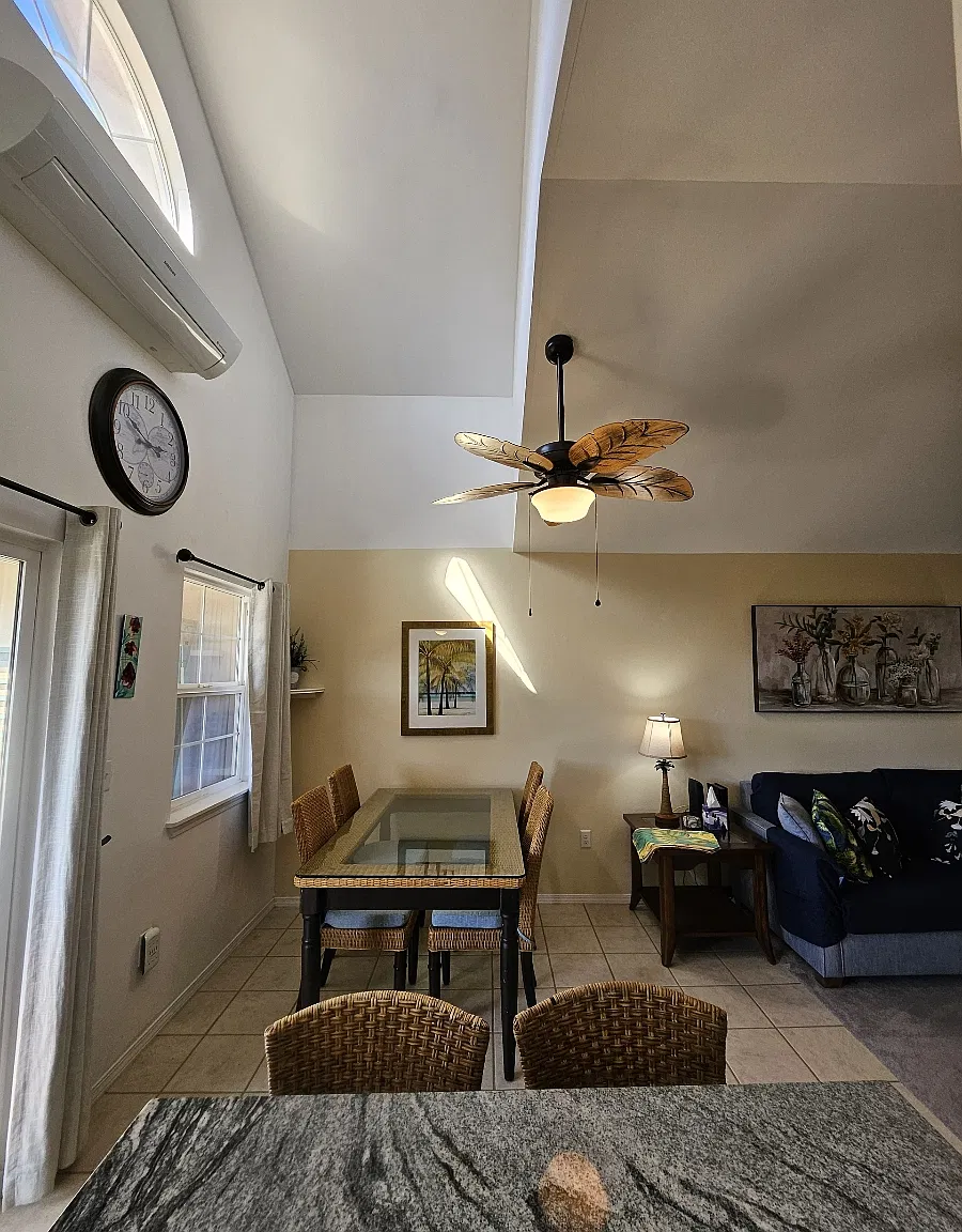 3 bed, 961 sqft, $3,250 — Photo 3