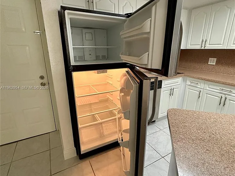 8235 Lake Dr #204 — Photo 7