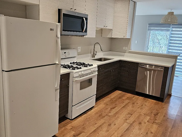 2028 Sudbury Dr — Photo 7