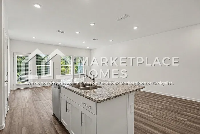 3 bed, 2.5 bath, 1579 sqft, $1,995 — Photo 4
