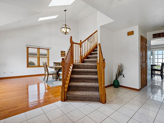 3rd image of 1016 Bonnie Ln