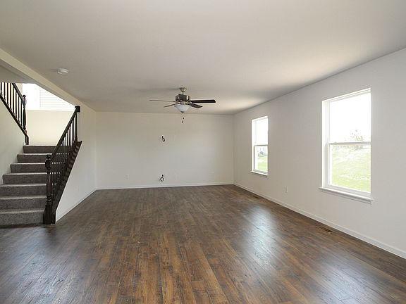 3rd image of 1017 Bloomfield Dr
