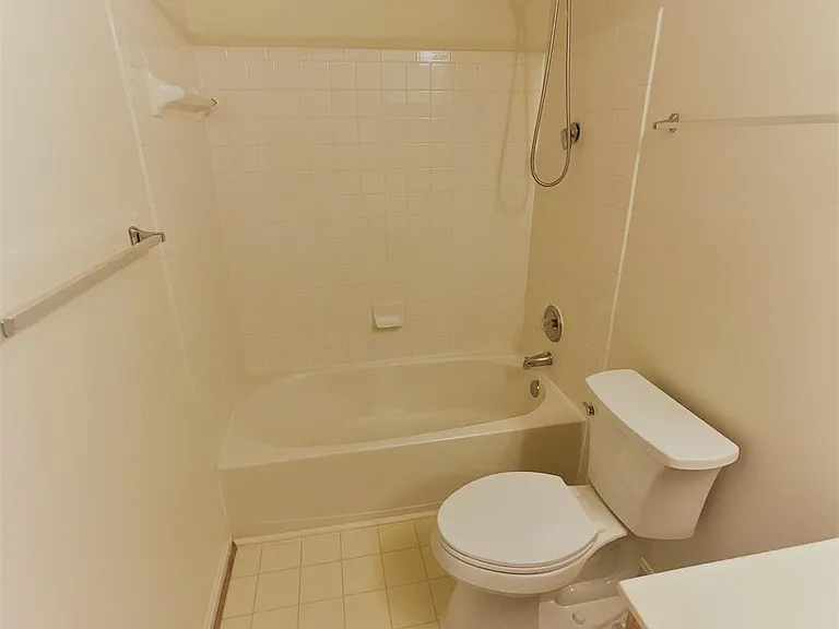 42793 Pilgrim Sq — Photo 14