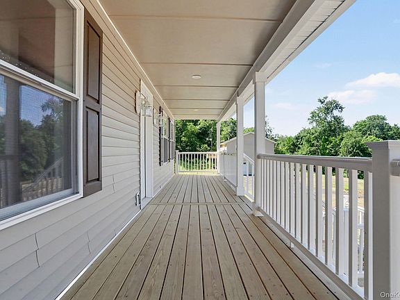 5th image of 32 Spruce Road