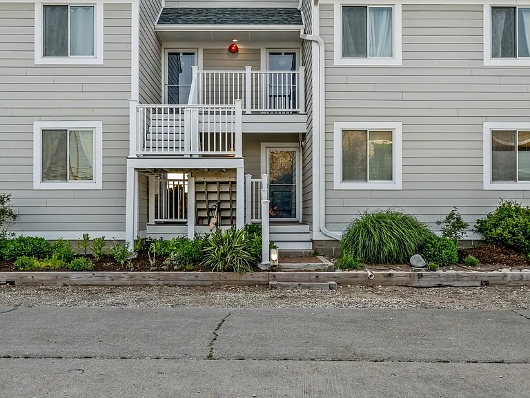 16 Navy Rd #127 — Photo 27