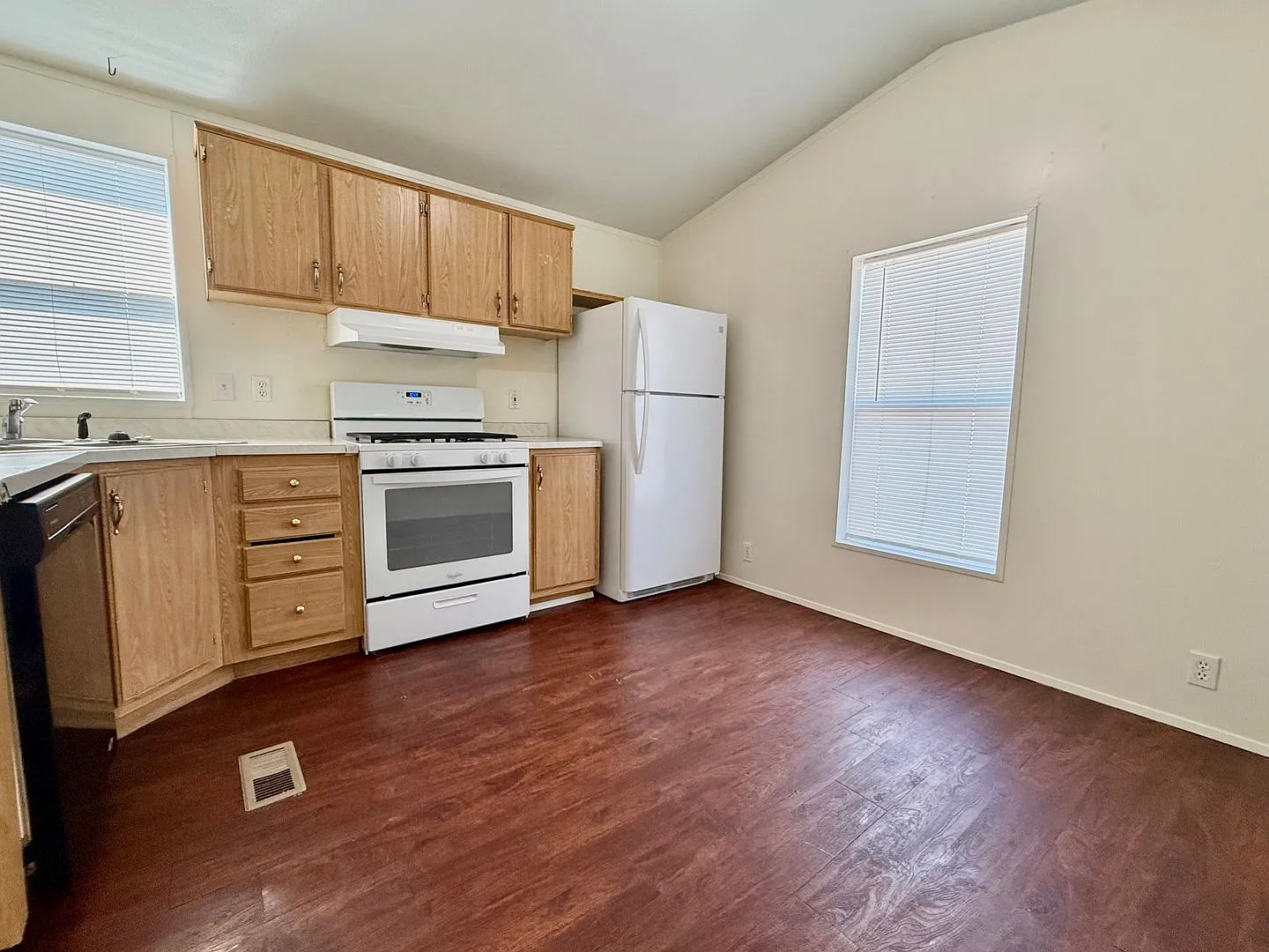 313 12th St #14 — Photo 3