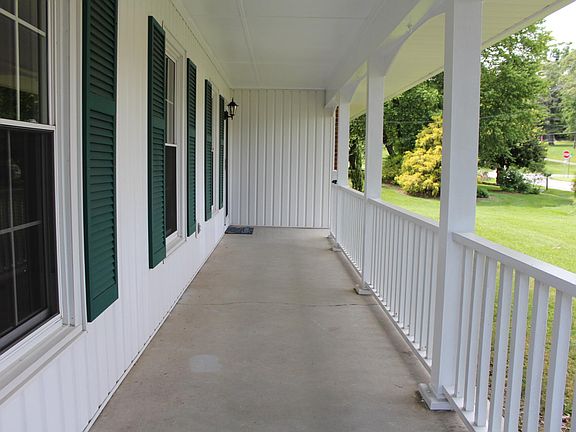 3rd image of 8138 Deer Branch Dr