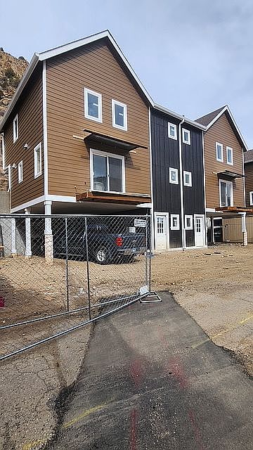 2nd image of 1630 Virginia St