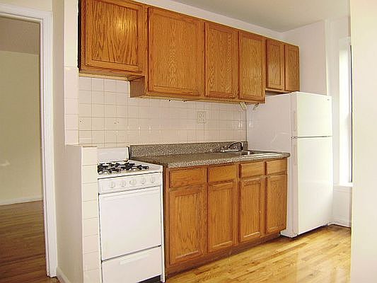 2nd image of 510 E 119th St #4F