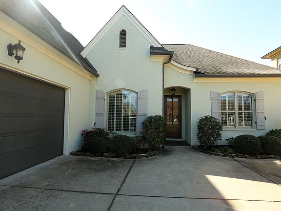 4th image of 338 Windsor Dr N