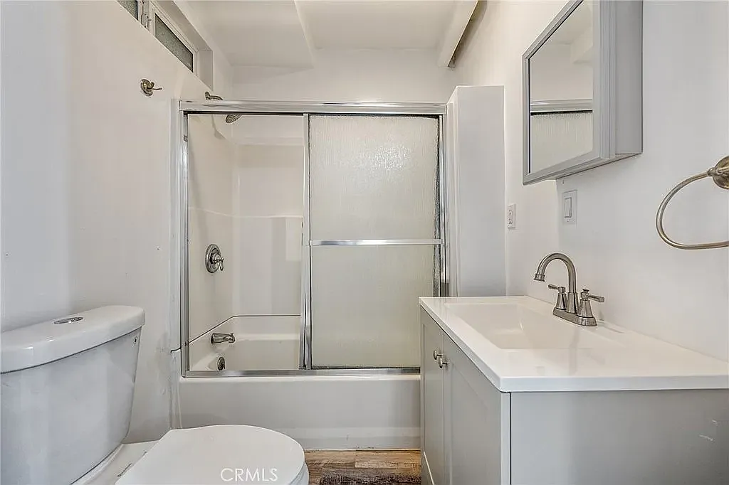 2 bed, 500 sqft, $2,200 — Photo 4