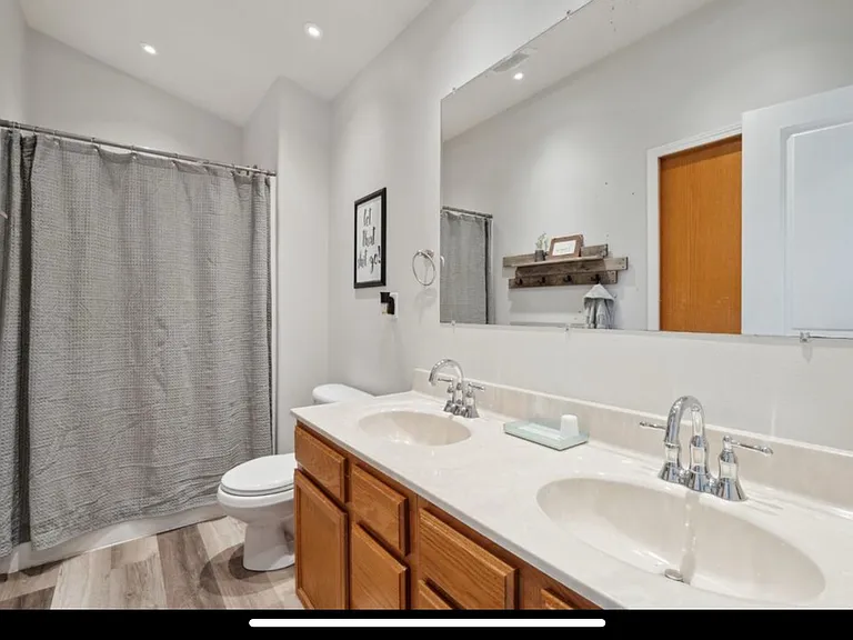 1725 49th St — Photo 11