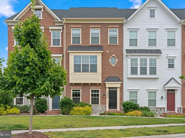 5284 Ridgeview Retreat Dr, Chantilly, VA 20151
