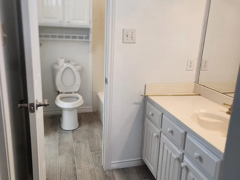 2318 Southbay Cir — Photo 9