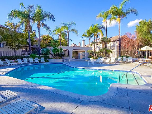 4th image of 24109 Del Monte Dr Unit 458