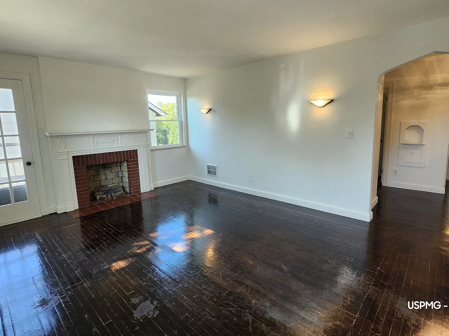 Homestead Place, 2419 (45211) - 2 — Photo 2