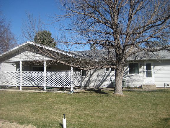 2nd image of 1105 N Taft St