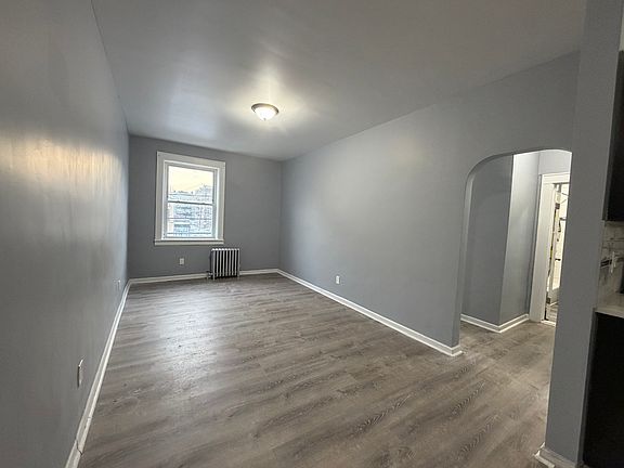 2nd image of 251 Lafayette Ave APT 6