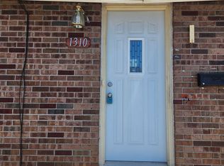 1310 Virginia Ave, Wood River, IL 62095